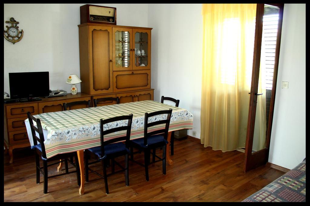Apartments Boljat Супетар Стая снимка