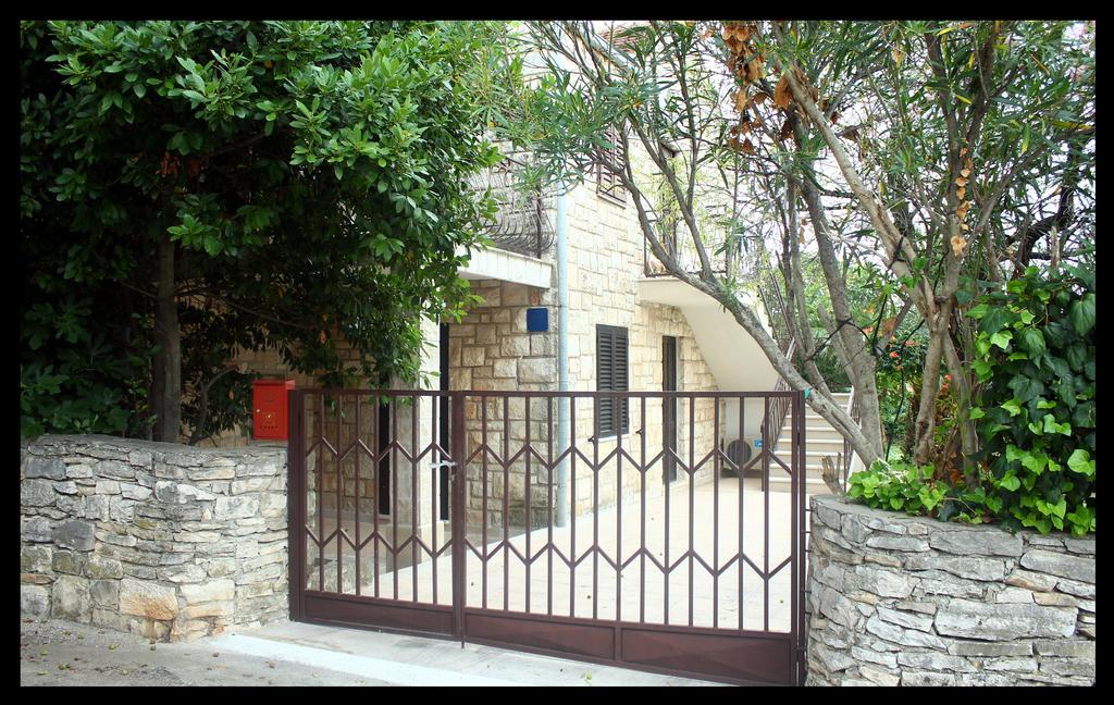 Apartments Boljat Супетар Екстериор снимка