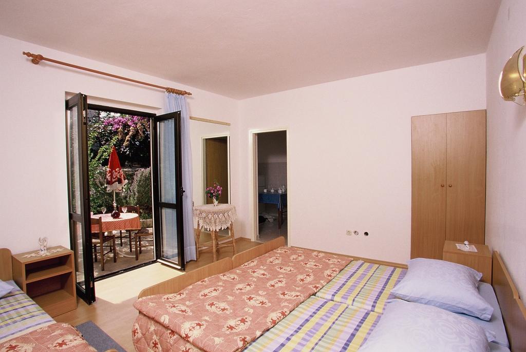 Apartments Boljat Супетар Стая снимка